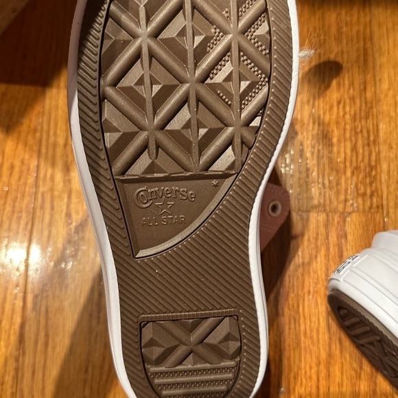 Converse High-Top Sneakers in Blush Pink size 4 - Picture 2 of 6